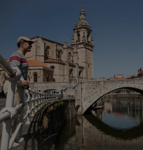 San Anton Bridge in Bilbao city with your local tour guide - Basque Luxury Private Tours