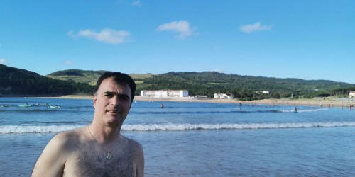 Aitor Delgado Tours in Plentzia Beach august 2020