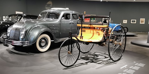 Benz 1886 - Exposición de automóviles en el Museo Guggenheim de Bilbao 2022